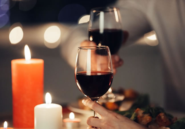 Cómo elegir el vino perfecto para una cena romántica